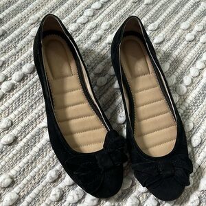 Me Too black bow suede flats
